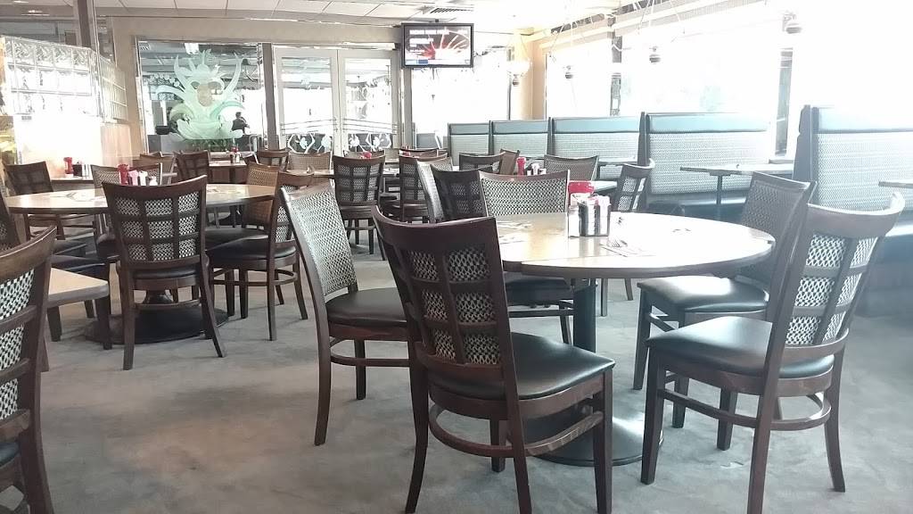 Suffolk Palace Diner | restaurant | 2101 Middle Country Rd, Centereach, NY 11720, USA | 6319811112 OR +1 631-981-1112