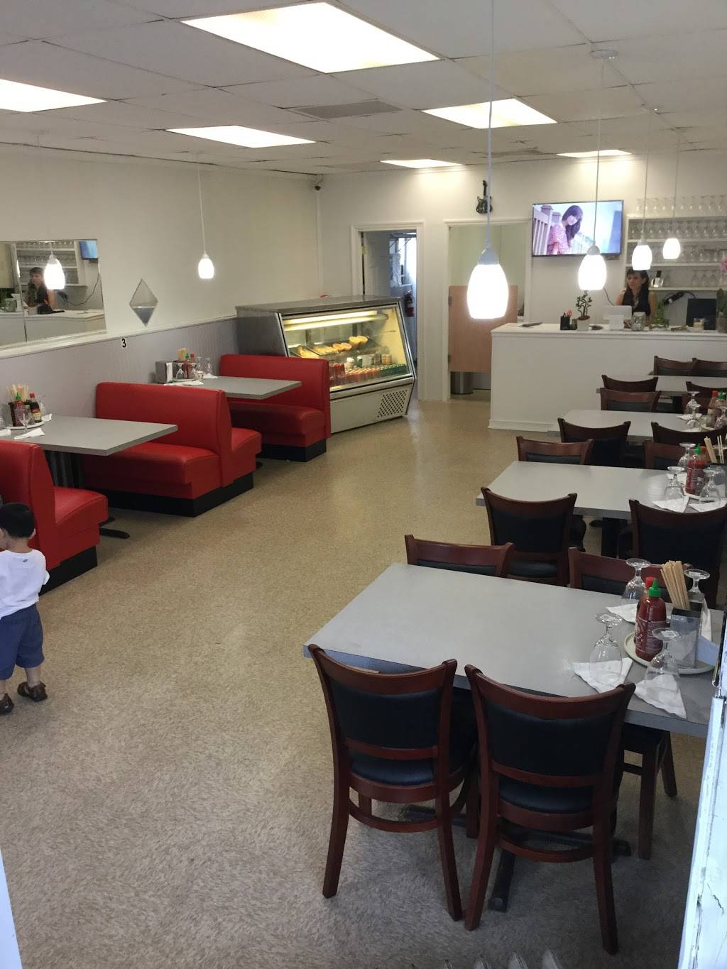 Traditional Saigon Restaurant | restaurant | 281 Belmont Ave, Springfield, MA 01108, USA | 4138884196 OR +1 413-888-4196