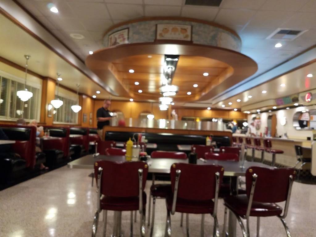 Rubys Diner | restaurant | 49000 Seminole Dr, Cabazon, CA 92230, USA | 9518493850 OR +1 951-849-3850