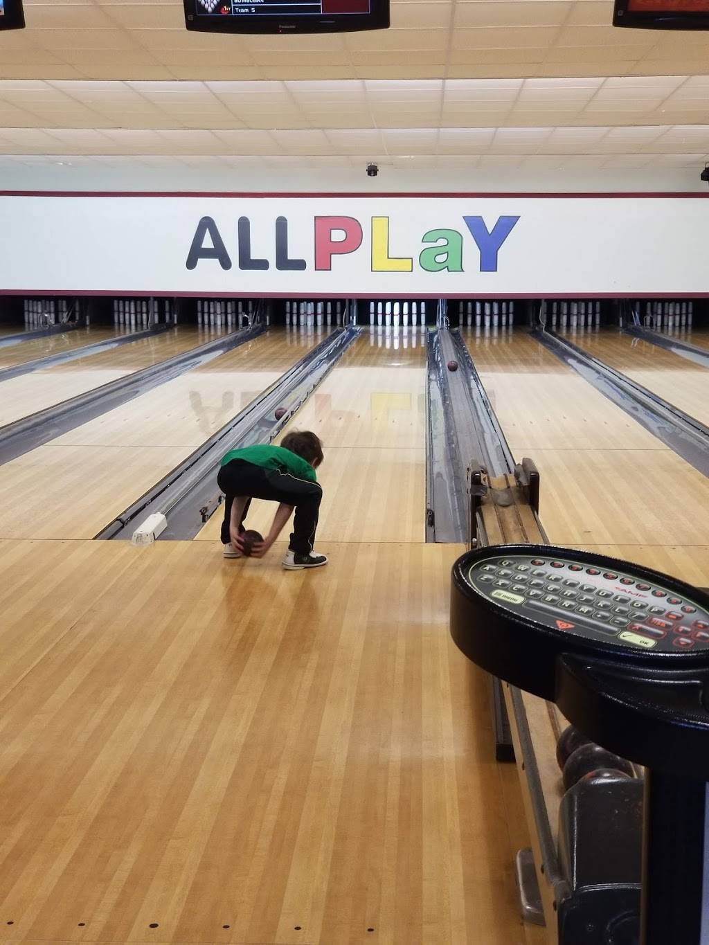 ALLPLaY Family Entertainment Center - Waldoboro | restaurant | 402 Friendship Rd, Waldoboro, ME 04572, USA | 2078327860 OR +1 207-832-7860