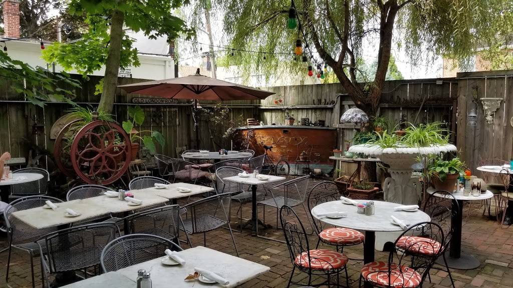 The Black Whale | restaurant | 279 City Island Ave, Bronx, NY 10464, USA | 7188853657 OR +1 718-885-3657