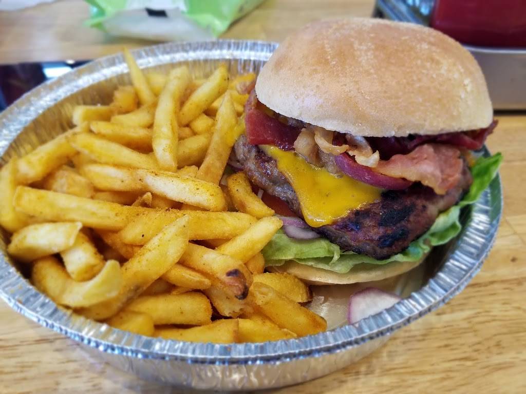 Groovys Pizza & Grill | meal delivery | 2770 SW 27th Ave, Miami, FL 33133, USA | 7865366772 OR +1 786-536-6772