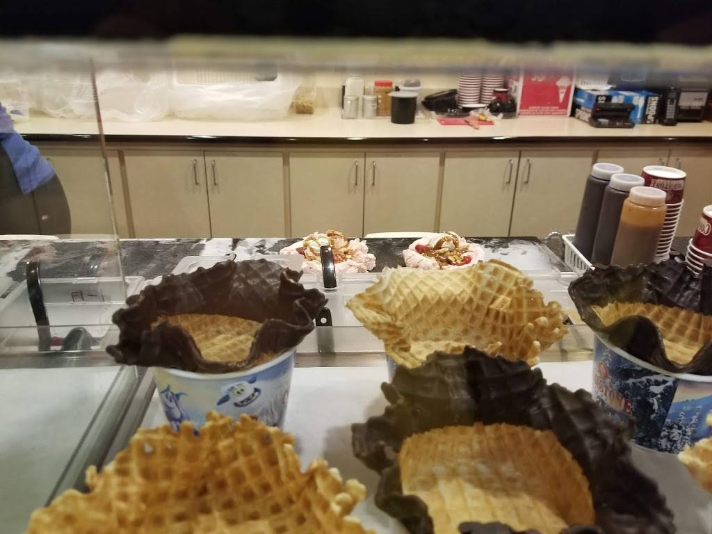 Cold Stone Creamery | bakery | 55 S Raceway Rd Ste 400, Indianapolis, IN 46231, USA | 3172712501 OR +1 317-271-2501