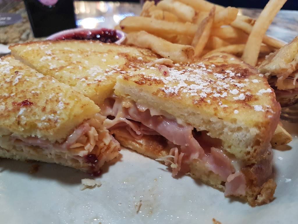 Sports Page Food & Spirits | restaurant | 128 Argus Ln # D, Mooresville, NC 28117, USA | 7046628851 OR +1 704-662-8851