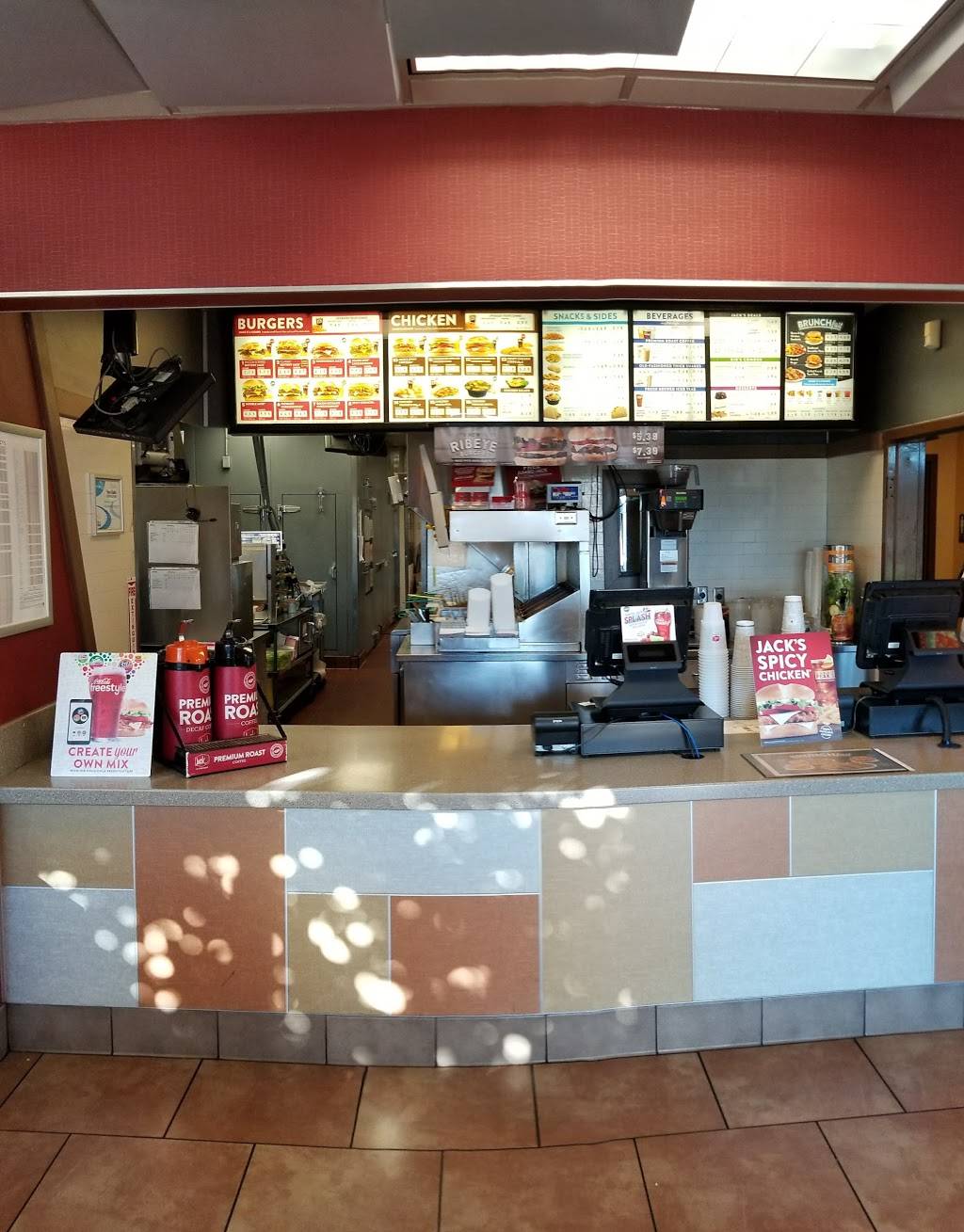 Jack in the Box | restaurant | 2115 S Victoria Ave, Ventura, CA 93003, USA | 8056581723 OR +1 805-658-1723