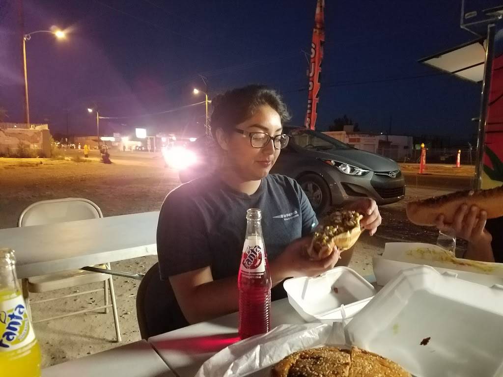 Caveman Burgers | restaurant | 6205 Central Ave NW #5, Albuquerque, NM 87105, USA | 5059996615 OR +1 505-999-6615