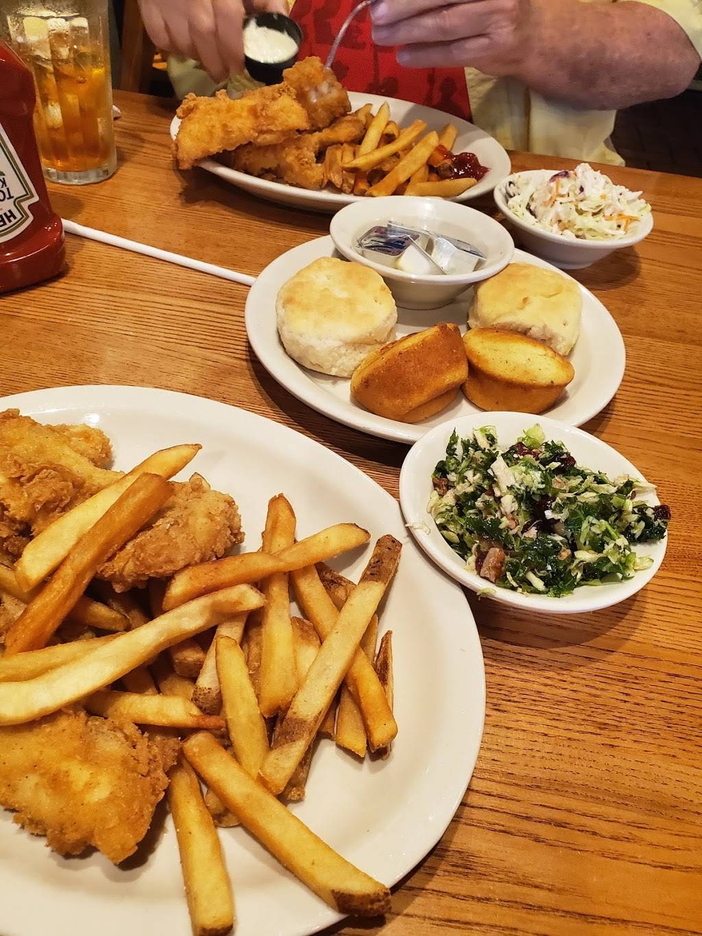 Cracker Barrel Old Country Store | restaurant | 2602 W Main St, Marion, IL 62959, USA | 6189936306 OR +1 618-993-6306