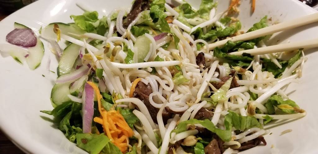 Pho DLite | restaurant | 3058 Waldorf Market Pl, Waldorf, MD 20603, USA | 3016456000 OR +1 301-645-6000