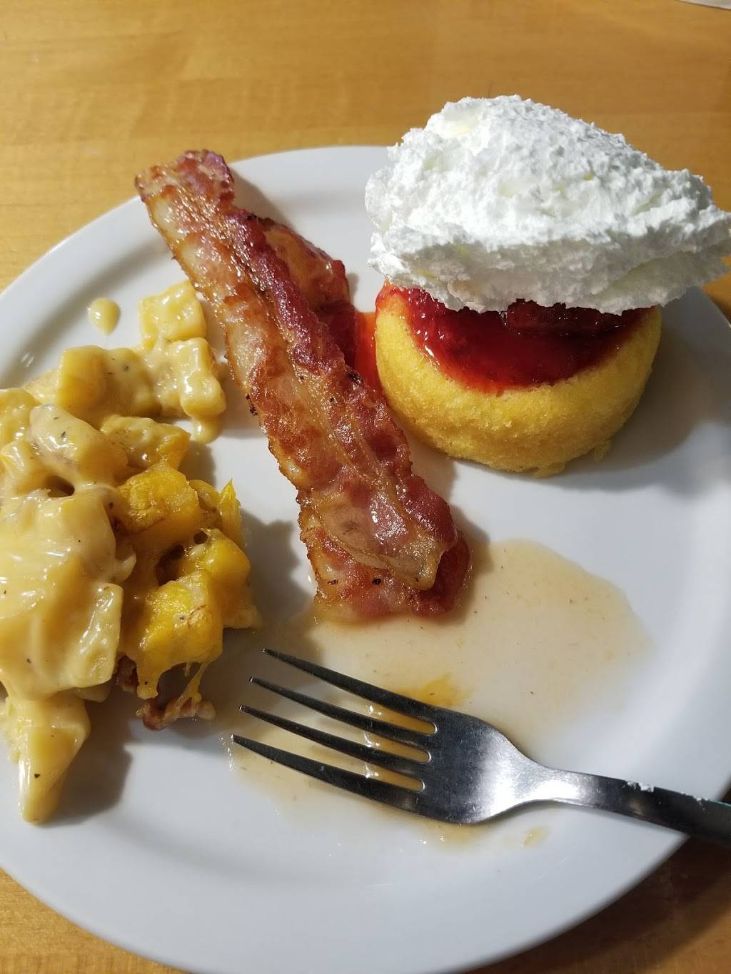 Shoneys Parkersburg | restaurant | 1120 Garfield Ave, Parkersburg, WV 26101, USA | 3044287835 OR +1 304-428-7835