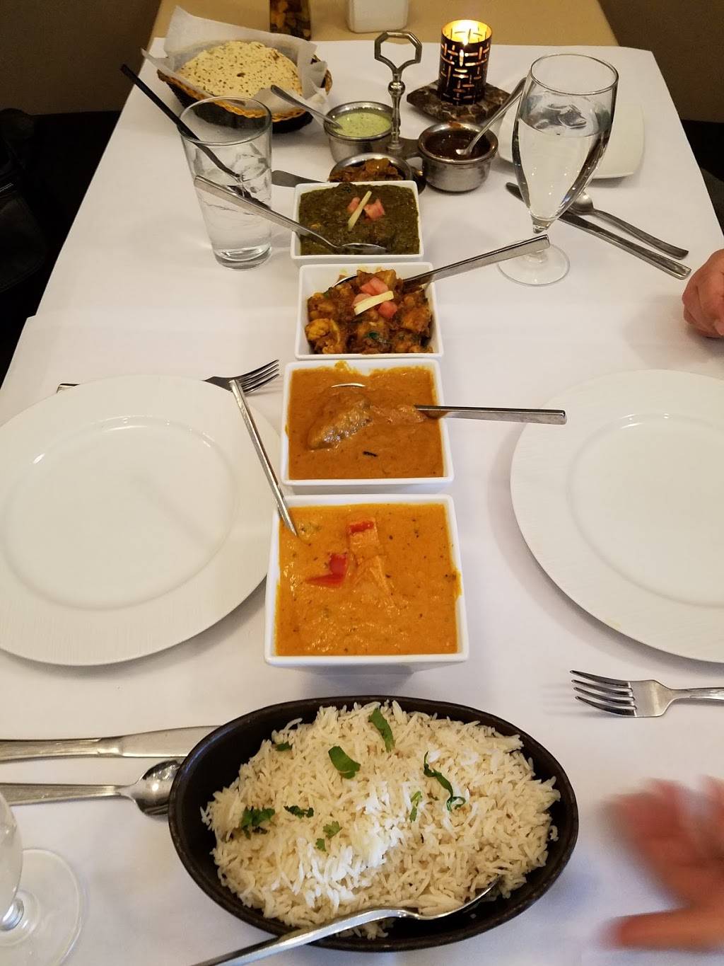 5 Tara Authentic Indian Cuisine | restaurant | 1600 Village Market Blvd SE Suite Number 132, Leesburg, VA 20175, USA | 5712939366 OR +1 571-293-9366
