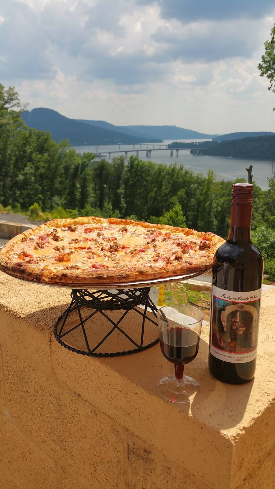 Look Out Winery, Inc. | restaurant | 11848 US-41, Guild, TN 37340, USA | 7274998974 OR +1 727-499-8974