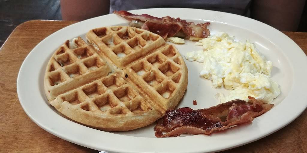 Moms Country Kitchen | restaurant | 14428 Aldine Westfield Rd, Houston, TX 77039, USA | 8322304420 OR +1 832-230-4420