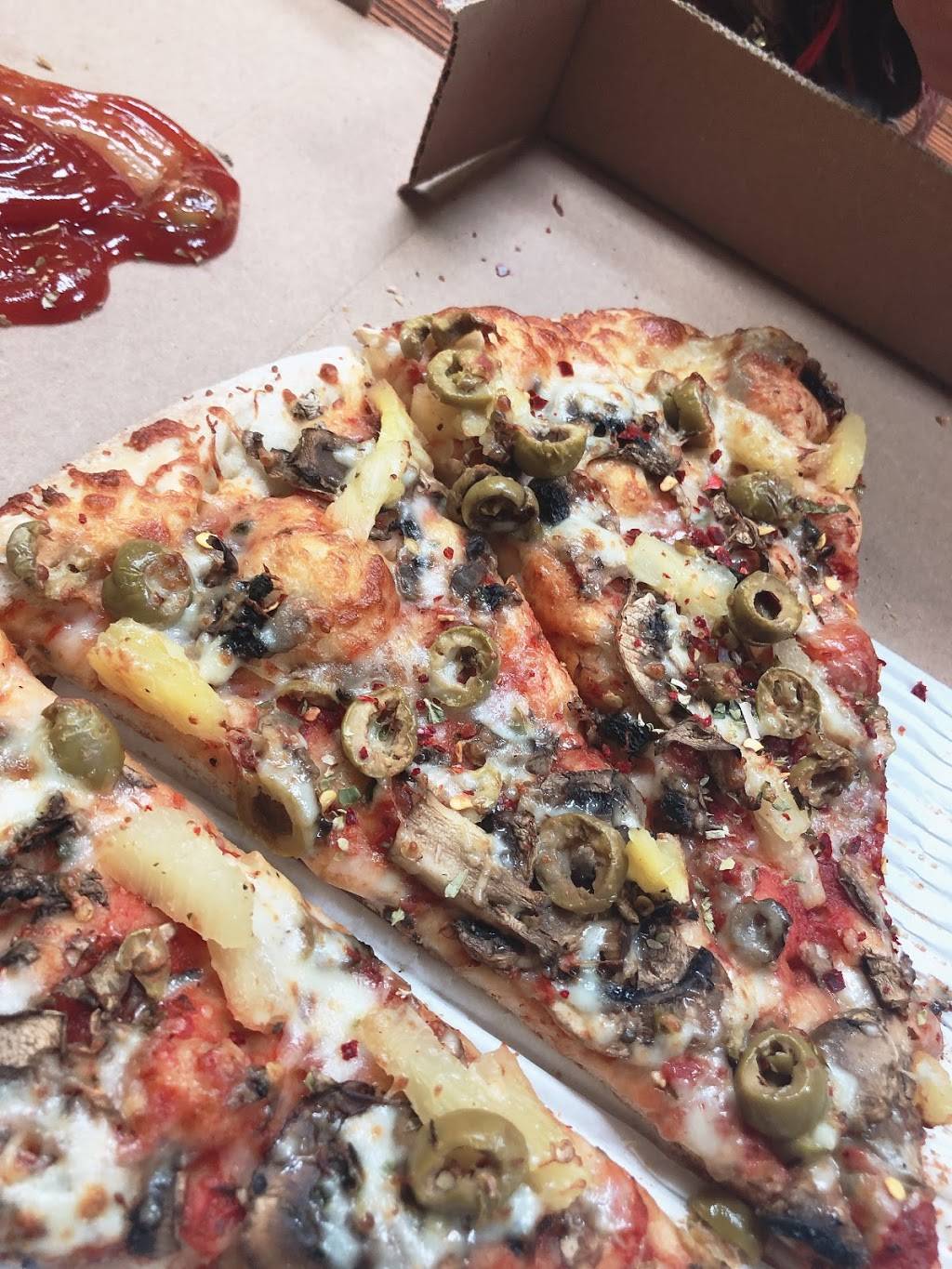 Popular Pizza | restaurant | 499 Ray Lawson Blvd, Brampton, ON L6Y 4E6, Canada | 9058744242 OR +1 905-874-4242