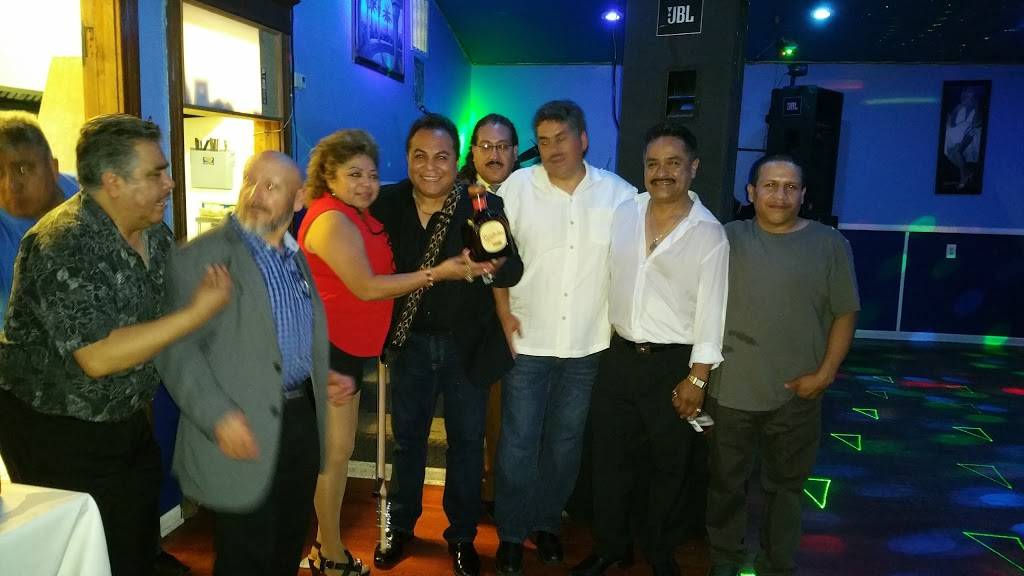 El Capitan Restaurant | restaurant | 3758 W Armitage Ave, Chicago, IL 60647, USA | 7737720733 OR +1 773-772-0733