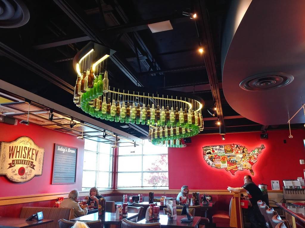 Red Robin Gourmet Burgers and Brews | restaurant | 16814 Twin Lakes Ave, Marysville, WA 98271, USA | 3606549830 OR +1 360-654-9830