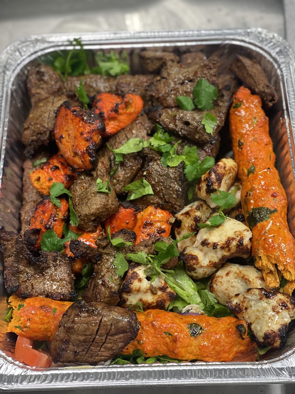 Smokey Grill | restaurant | 1301 W Lockeford St STE D, Lodi, CA 95242, USA | 2096258396 OR +1 209-625-8396