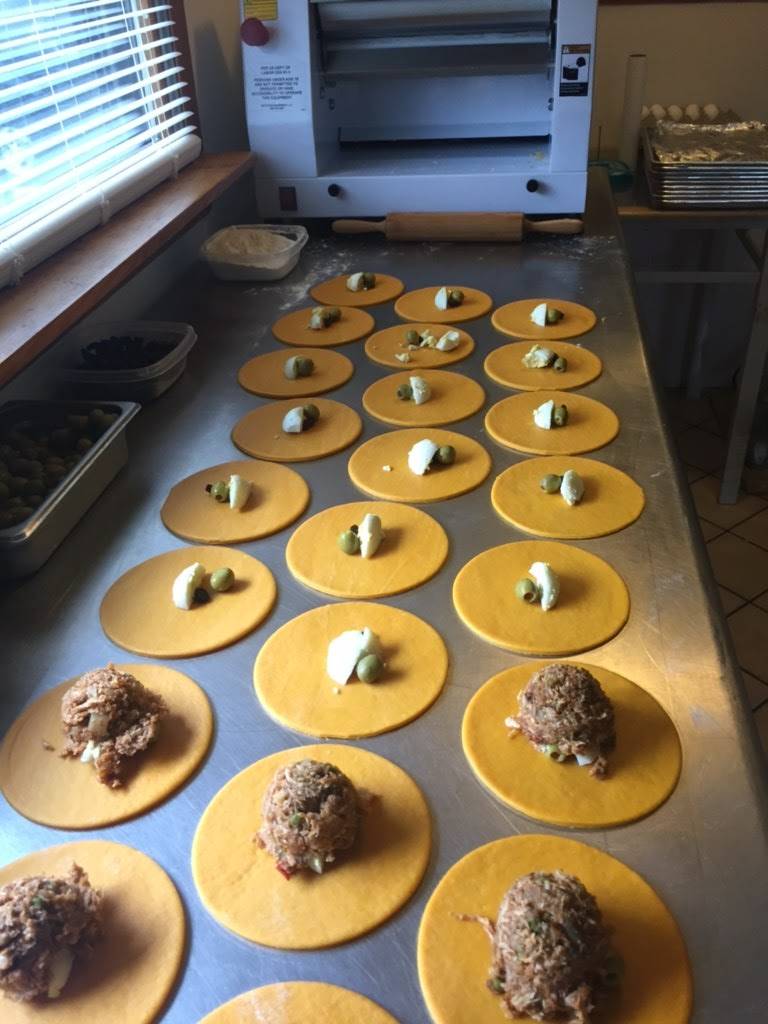 Empanadas | Salteñas Deli | cafe | 177 Claywood Dr, Brentwood, NY 11717, USA | 9173043052 OR +1 917-304-3052