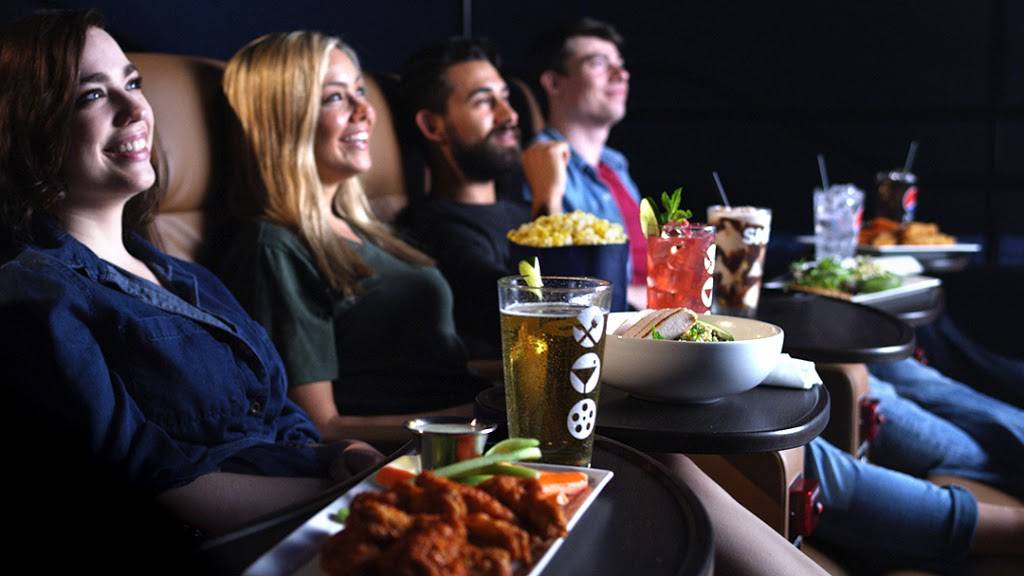 Studio Movie Grill | restaurant | 4401 W Claiborne Square, Hampton, VA 23666, USA | 7573258896 OR +1 757-325-8896