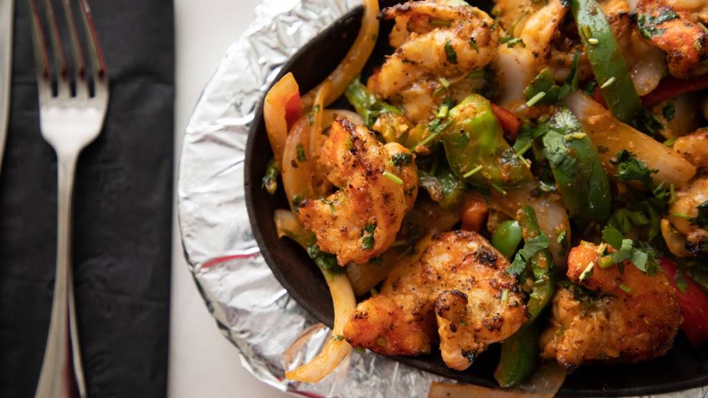 R Banquet | restaurant | 651 W Whittier Blvd, La Habra, CA 90631, USA | 6266183032 OR +1 626-618-3032