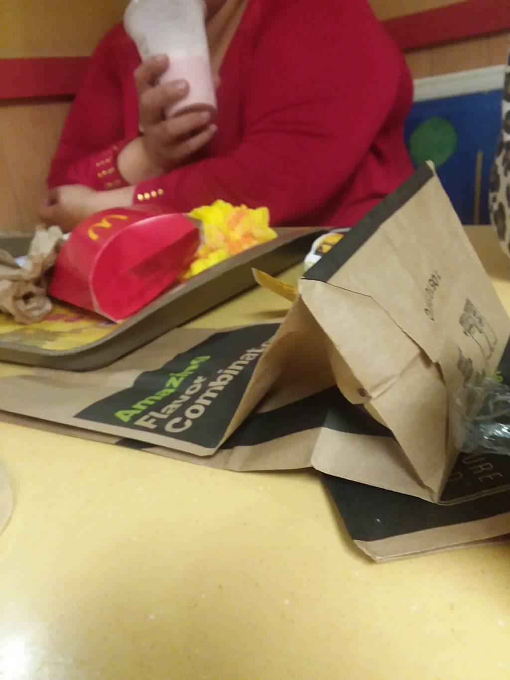 McDonalds | cafe | 2137 E Harbor Blvd, Ventura, CA 93001, USA | 8056430913 OR +1 805-643-0913