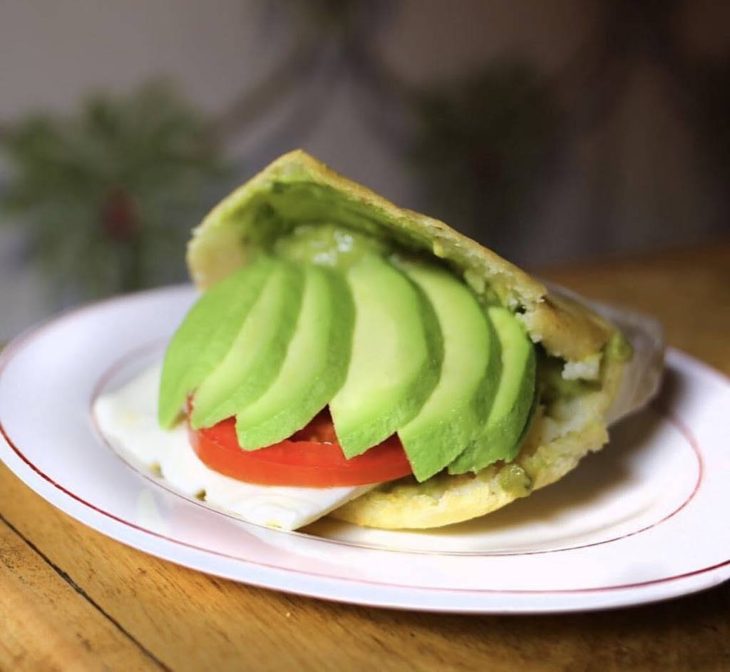 El Cocotero | restaurant | 749 Bergen Ave, Jersey City, NJ 07306, USA | 2017215111 OR +1 201-721-5111