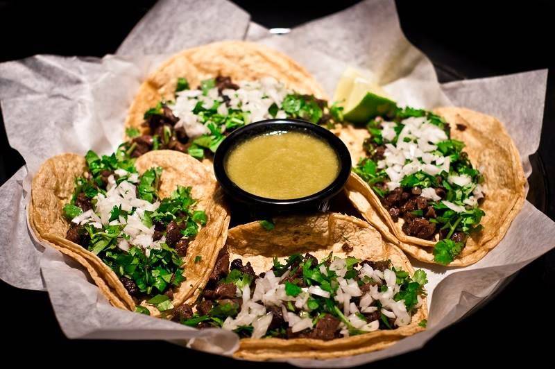 Sneakers Sports Bar & Grill | restaurant | 9721 Grand Ave, Franklin Park, IL 60131, USA | 8474554444 OR +1 847-455-4444