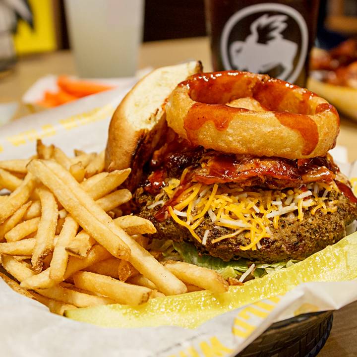 Buffalo Wild Wings | meal takeaway | 6000 Mahoning Ave, Austintown, OH 44515, USA | 3307790201 OR +1 330-779-0201