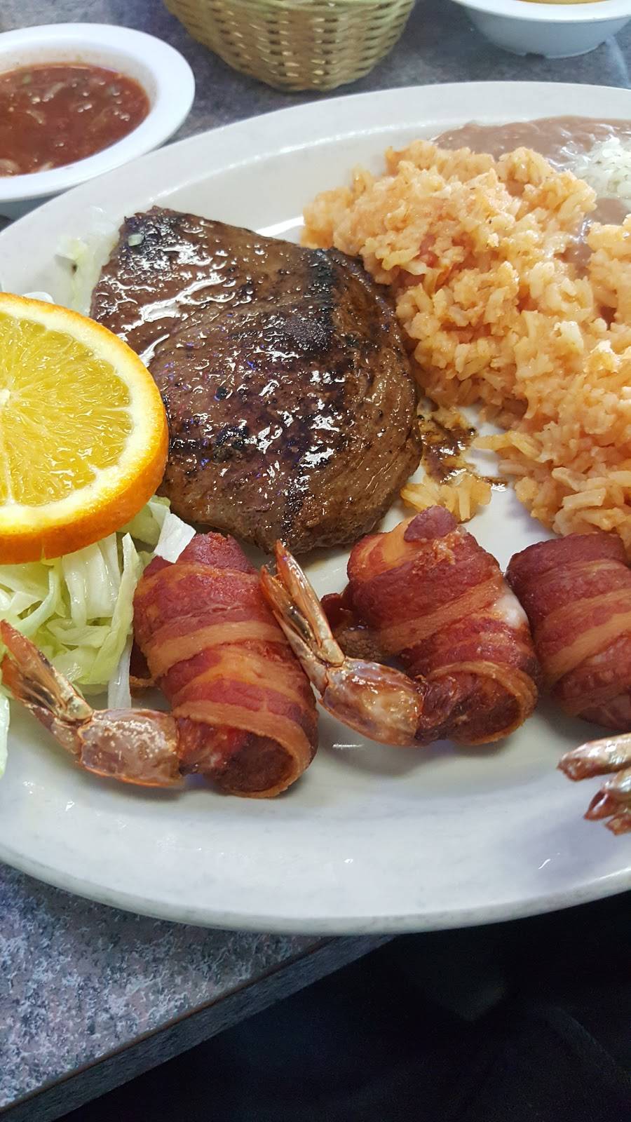 Mariscolandia | restaurant | 115 N McKinley St Ste 101, Corona, CA 92879, USA | 9515208762 OR +1 951-520-8762