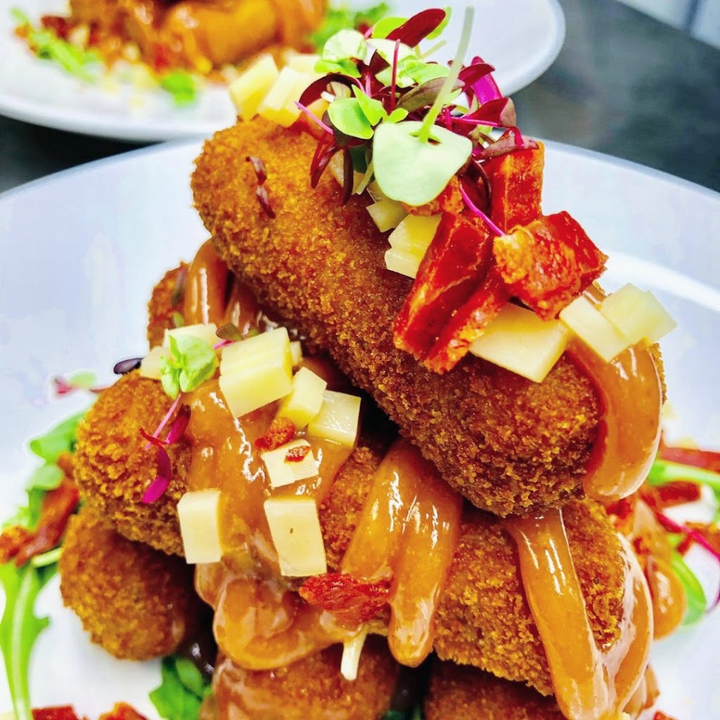 Table 14 Bar & Restaurant | restaurant | 2951 S Bayshore Dr, Miami, FL 33133, USA | 30544121002015 OR +1 305-441-2100 ext. 2015