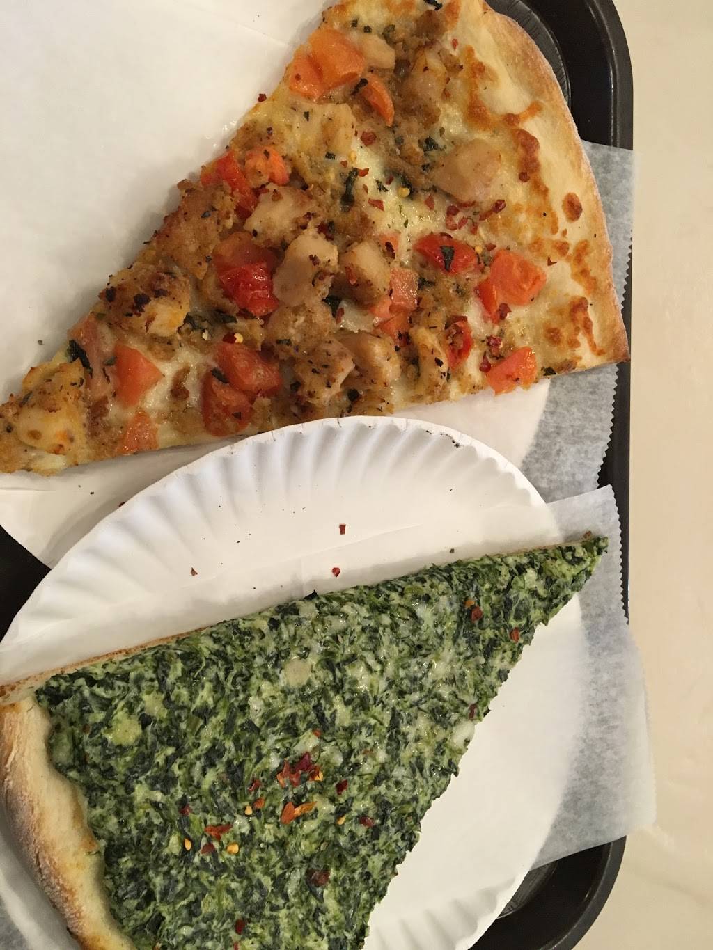 Louies | restaurant | 8134 Baxter Ave # 1, Elmhurst, NY 11373, USA | 7184409346 OR +1 718-440-9346