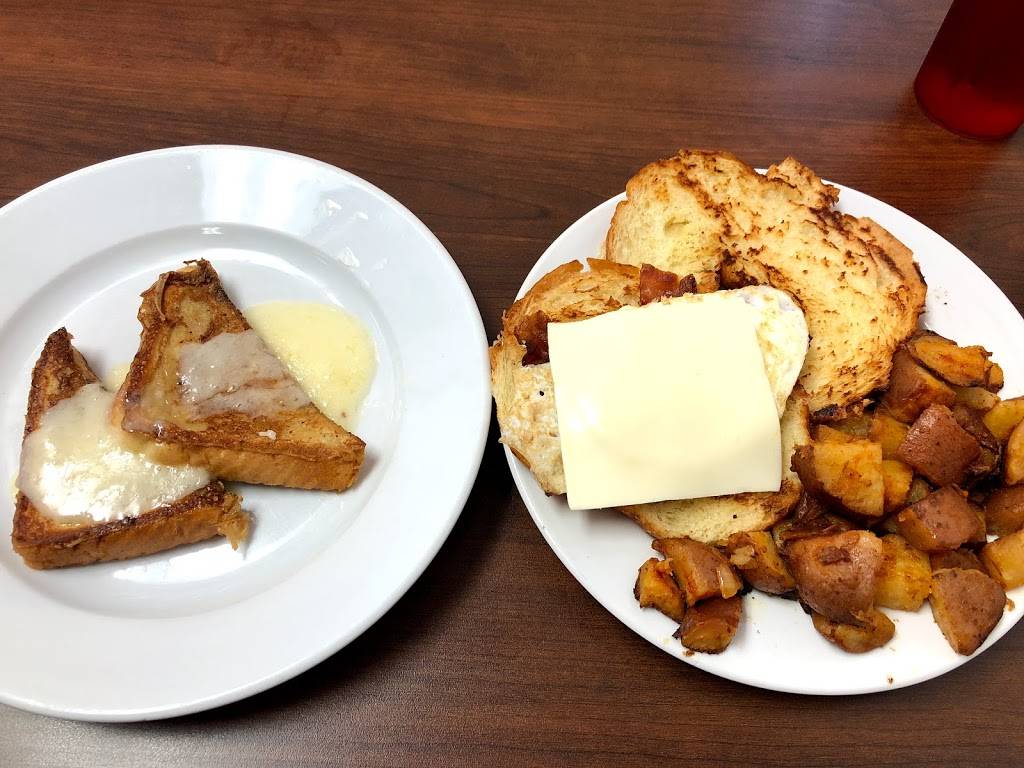 DeAvilas Restaurant & Catering | restaurant | 371 Weir St, Taunton, MA 02780, USA | 5088232047 OR +1 508-823-2047