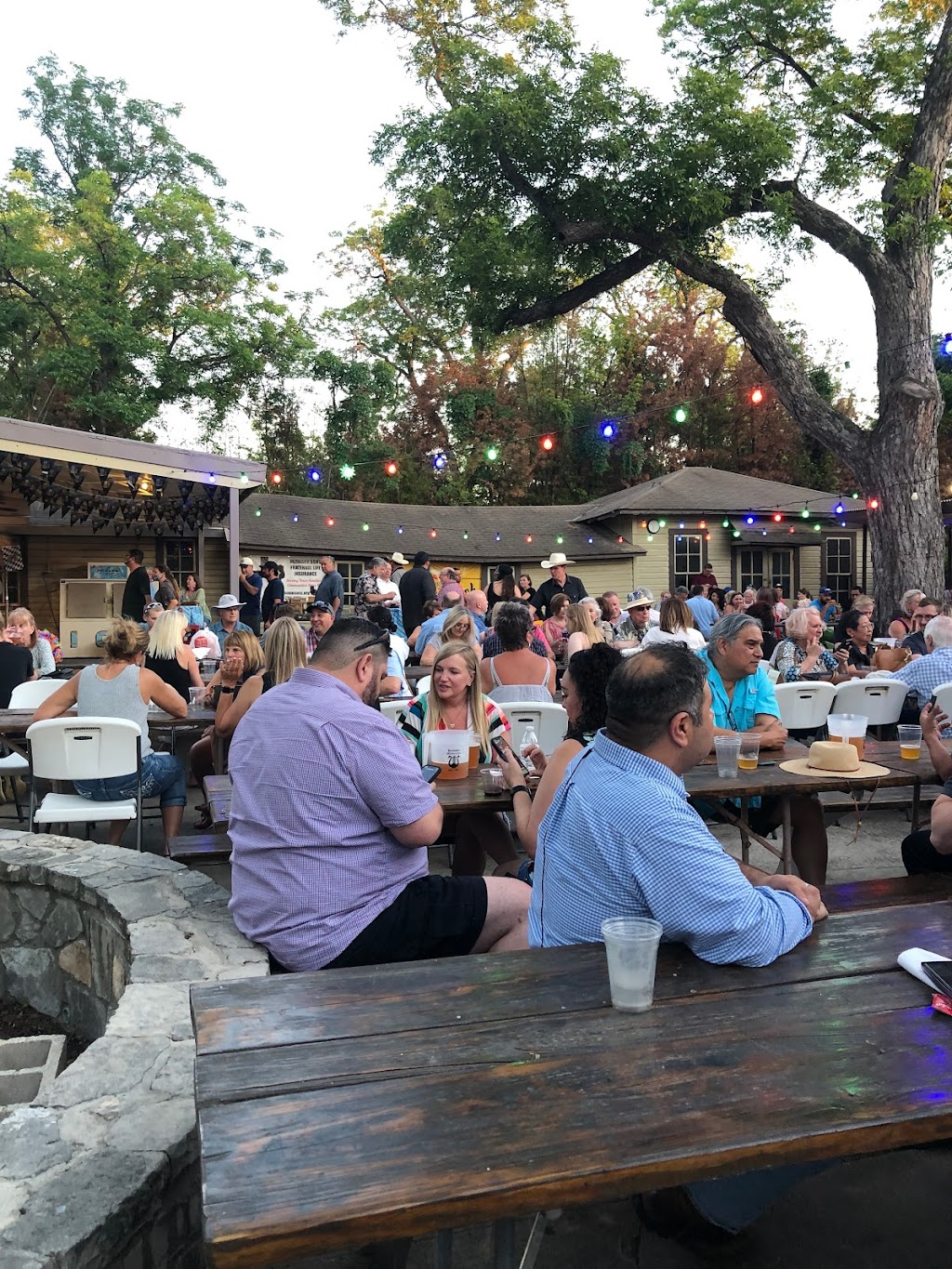 Beethoven Maennerchor | restaurant | 422 Pereida St, San Antonio, TX 78210, USA | 2102221521 OR +1 210-222-1521