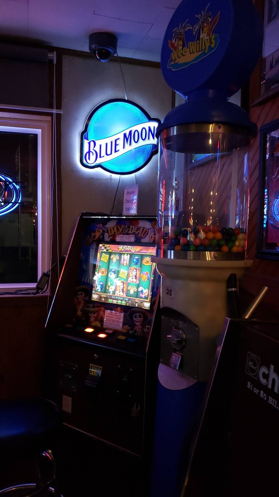 Wee Willys Tap | restaurant | 101 Dubuque St E, Quasqueton, IA 52326, USA | 3199349301 OR +1 319-934-9301