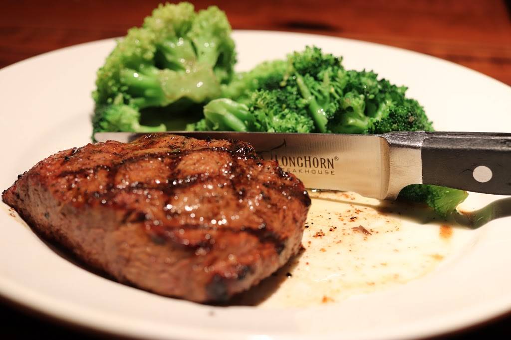 LongHorn Steakhouse | meal takeaway | 3201 Macon Rd, Columbus, GA 31906, USA | 7065632221 OR +1 706-563-2221