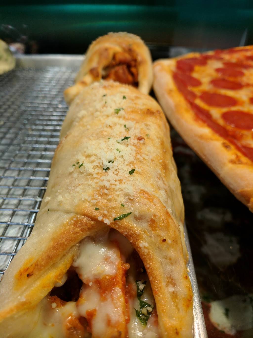 Marios Pizzeria of Melville | restaurant | 1 Schwab Rd, Huntington Station, NY 11746, USA | 6313857000 OR +1 631-385-7000