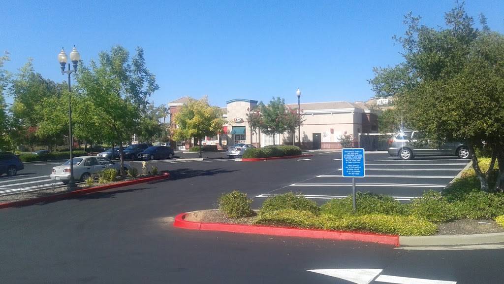 A&W Restaurant | restaurant | 2535 Iron Point Rd, Folsom, CA 95630, USA | 9169833883 OR +1 916-983-3883