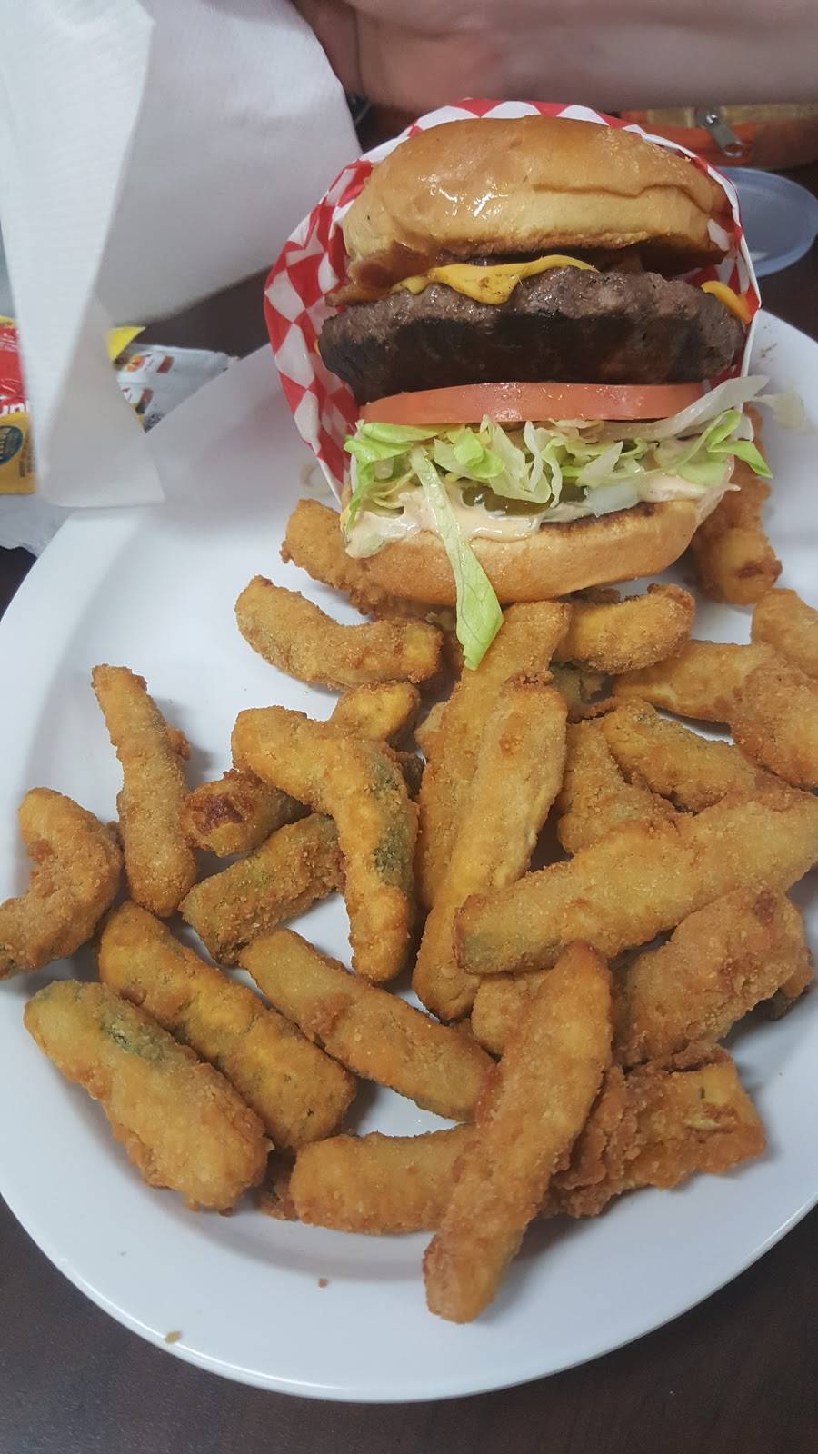 Shortyz | restaurant | 1631 N Placentia Ave, Fullerton, CA 92831, USA | 7146868226 OR +1 714-686-8226