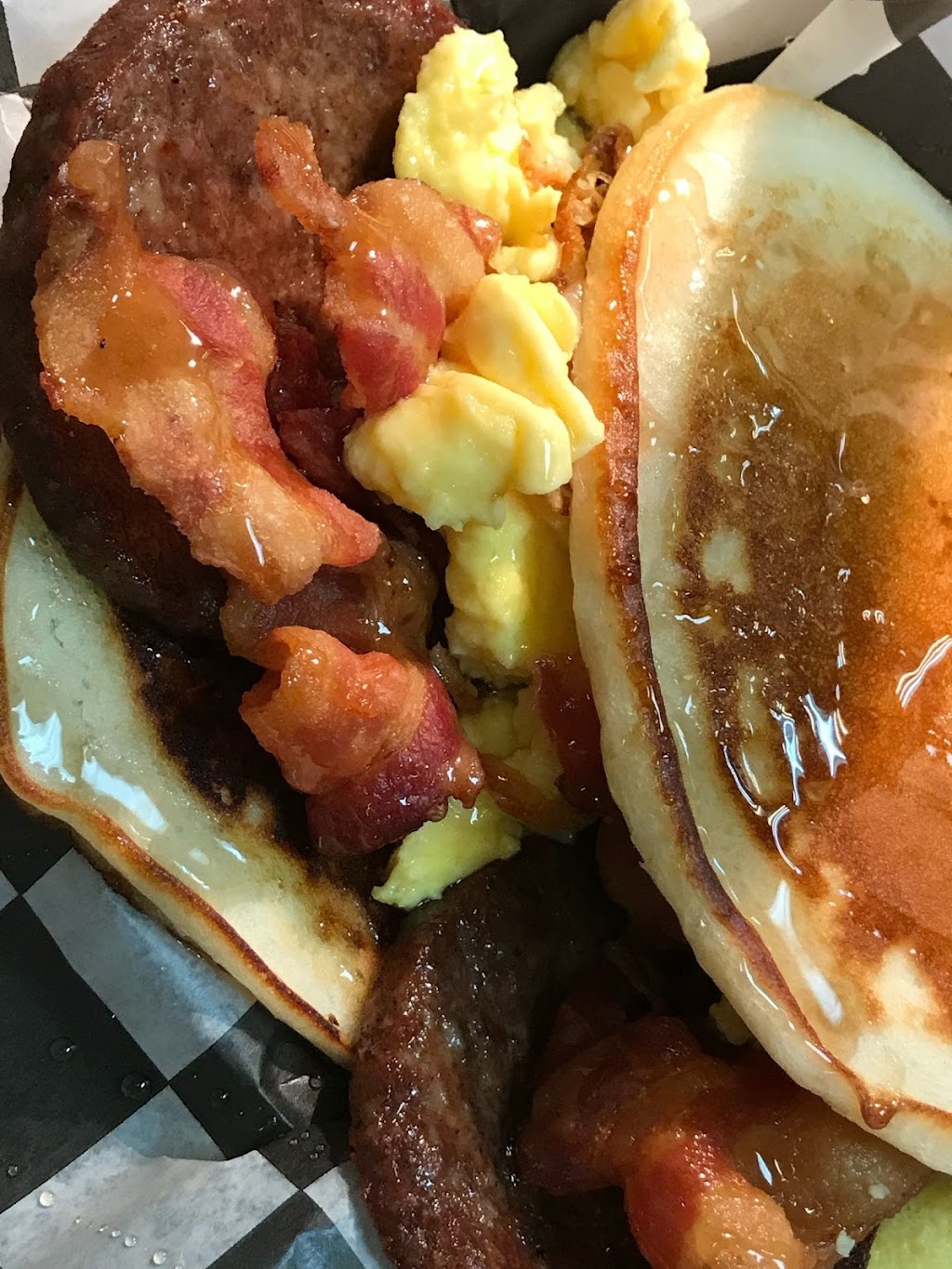 Wingfields BBQ | restaurant | 3211 Moffett Rd # 106, Mobile, AL 36607, USA | 2513088093 OR +1 251-308-8093