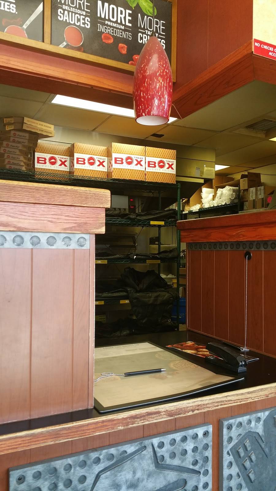 Pizza Hut | restaurant | 5145 Duke St Ste A, Alexandria, VA 22304, USA | 7034616666 OR +1 703-461-6666