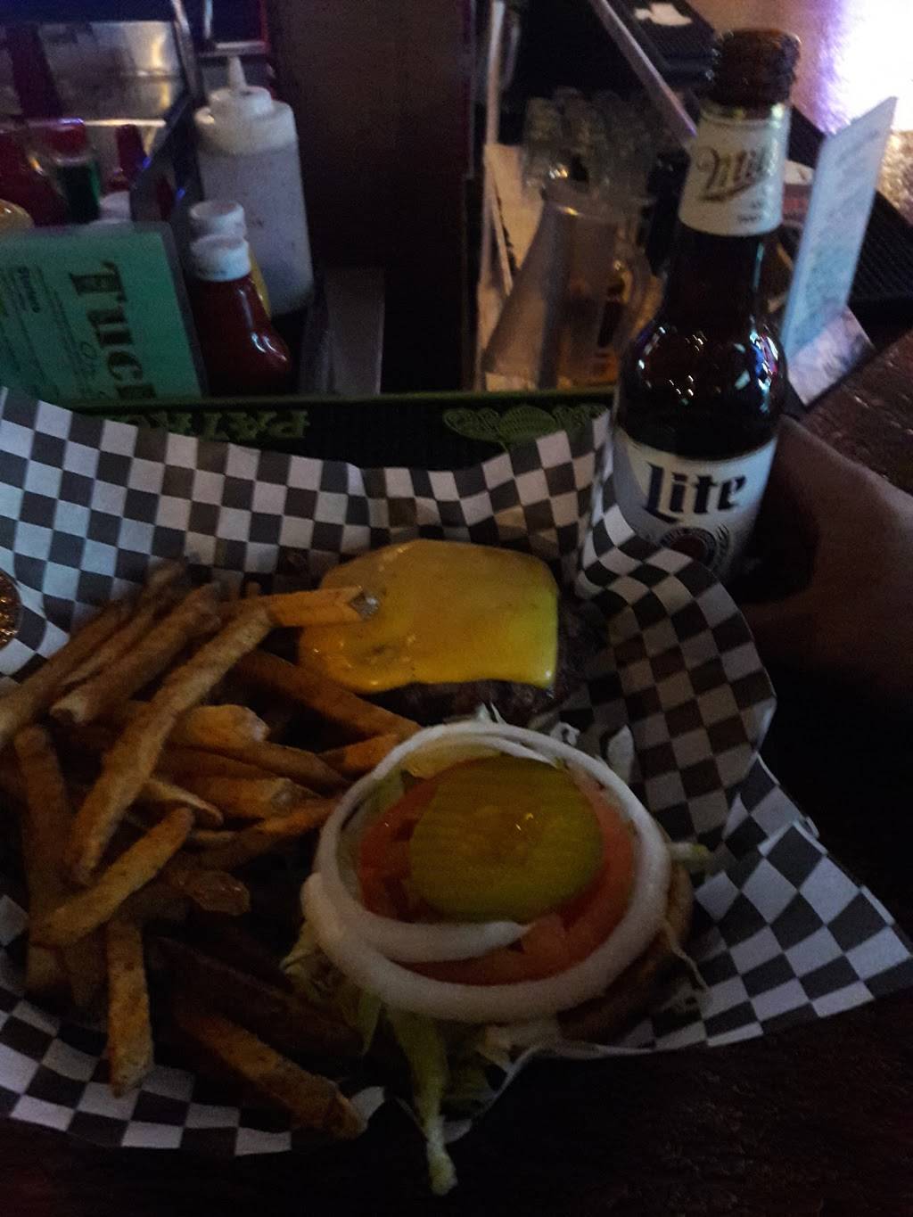 Tuckers on Grand | restaurant | 8260 Grand Ave, River Grove, IL 60171, USA | 7083955465 OR +1 708-395-5465