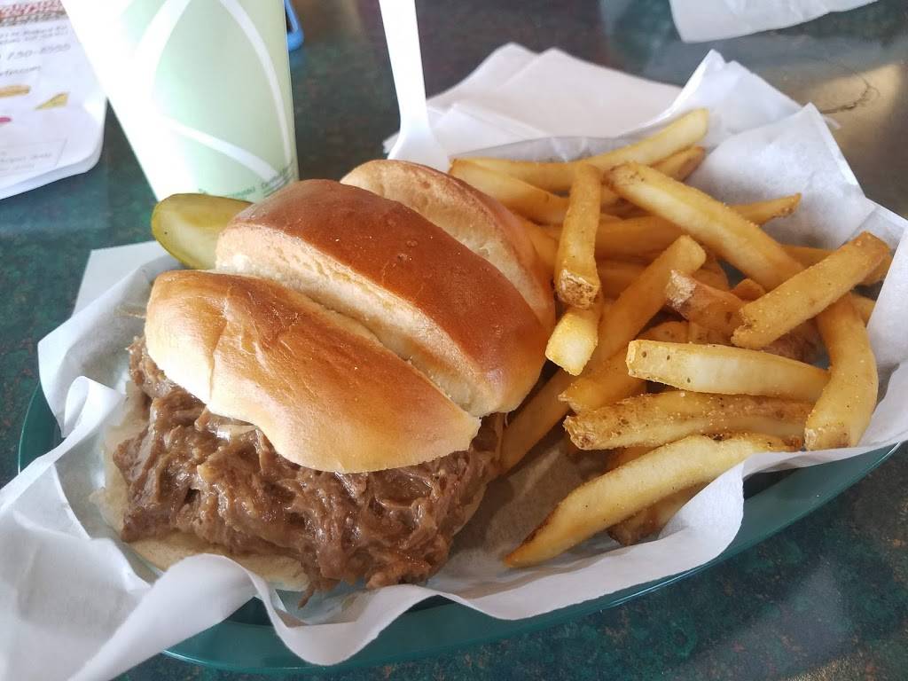 Paradise Island Grill & Ice Cream | restaurant | 2821 N Ballard Rd, Appleton, WI 54911, USA | 9207308555 OR +1 920-730-8555