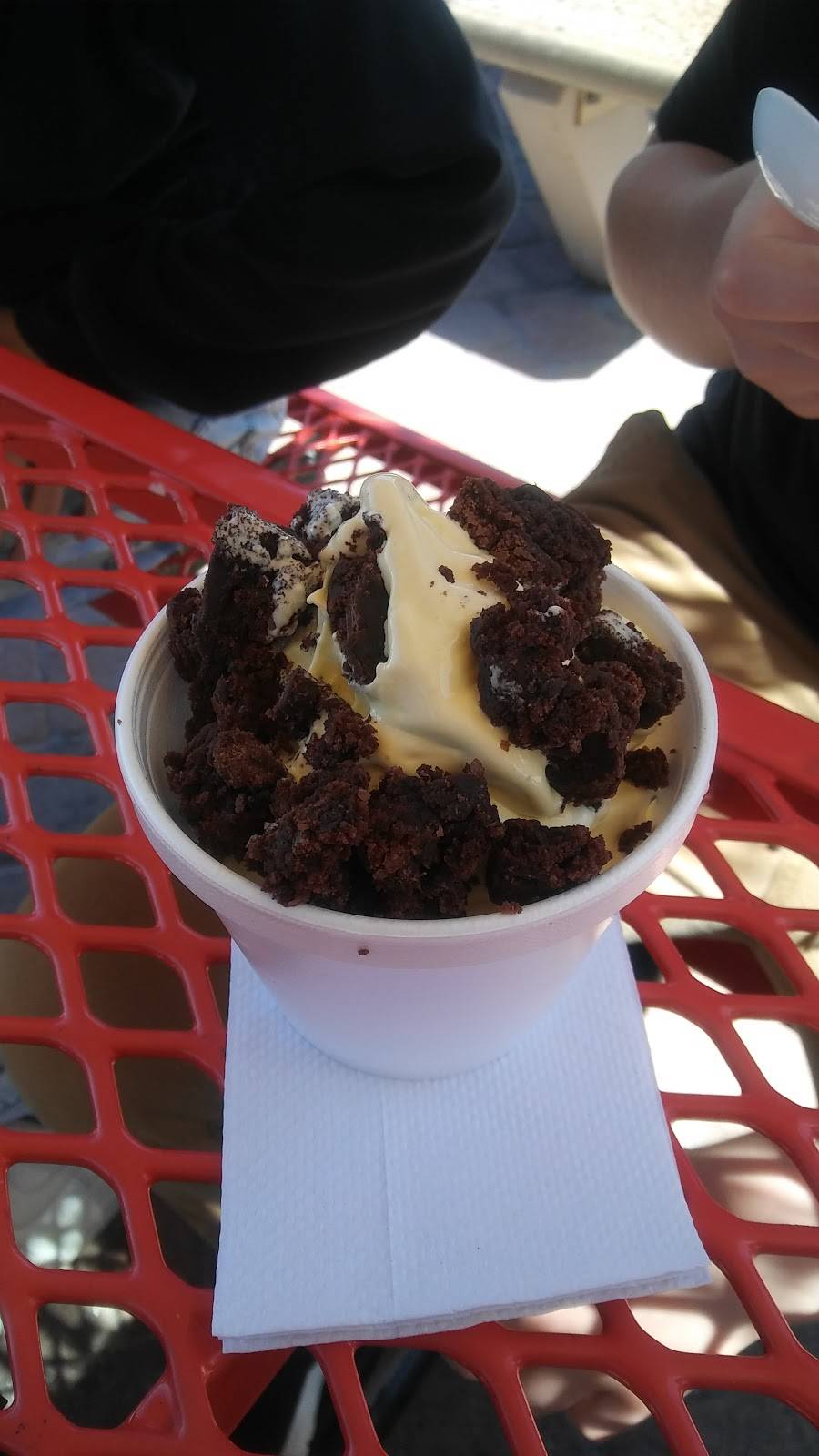 Frisbees | restaurant | US-1, Mims, FL 32754, USA | 3212674410 OR +1 321-267-4410