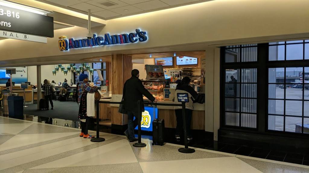 Auntie Annes Pretzels | cafe | 8500 Essington Ave, Philadelphia, PA 19153, USA | 2153653606 OR +1 215-365-3606