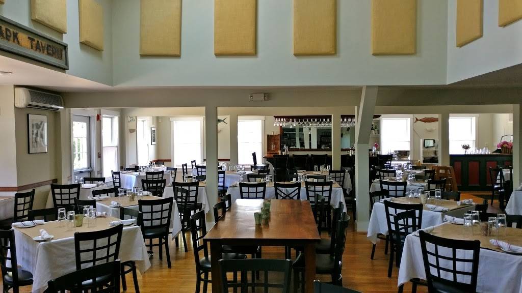 Chilmark Tavern | restaurant | 9 State Rd, Chilmark, MA 02535, USA | 5086459400 OR +1 508-645-9400