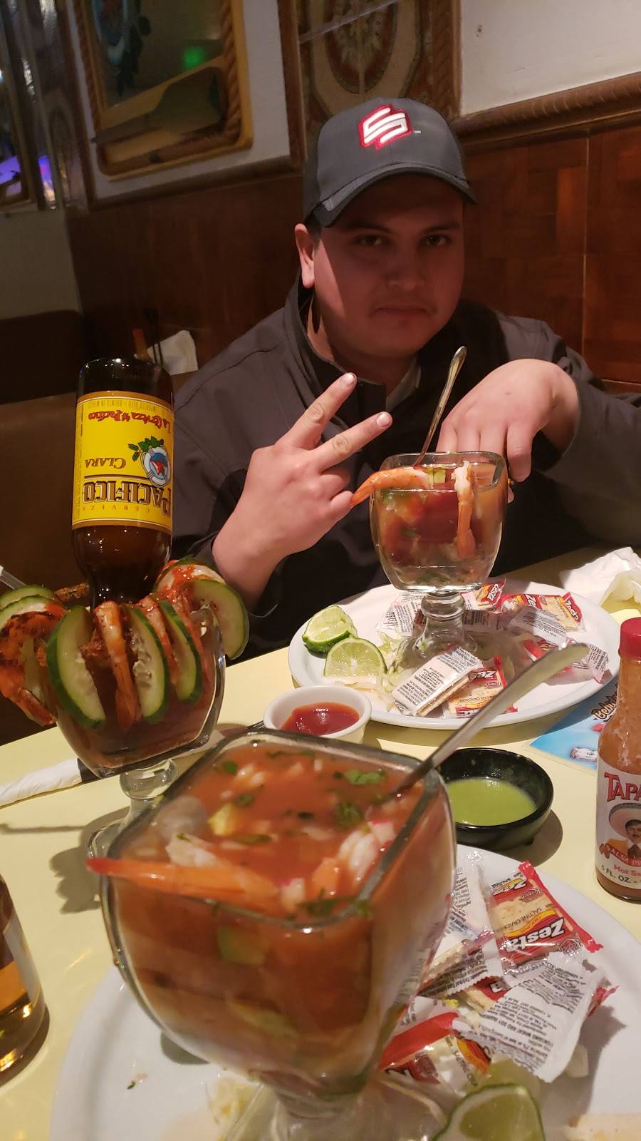 Mariscos El Sinaloense | restaurant | 541 Benicia Rd, Vallejo, CA 94590, USA | 7076522515 OR +1 707-652-2515