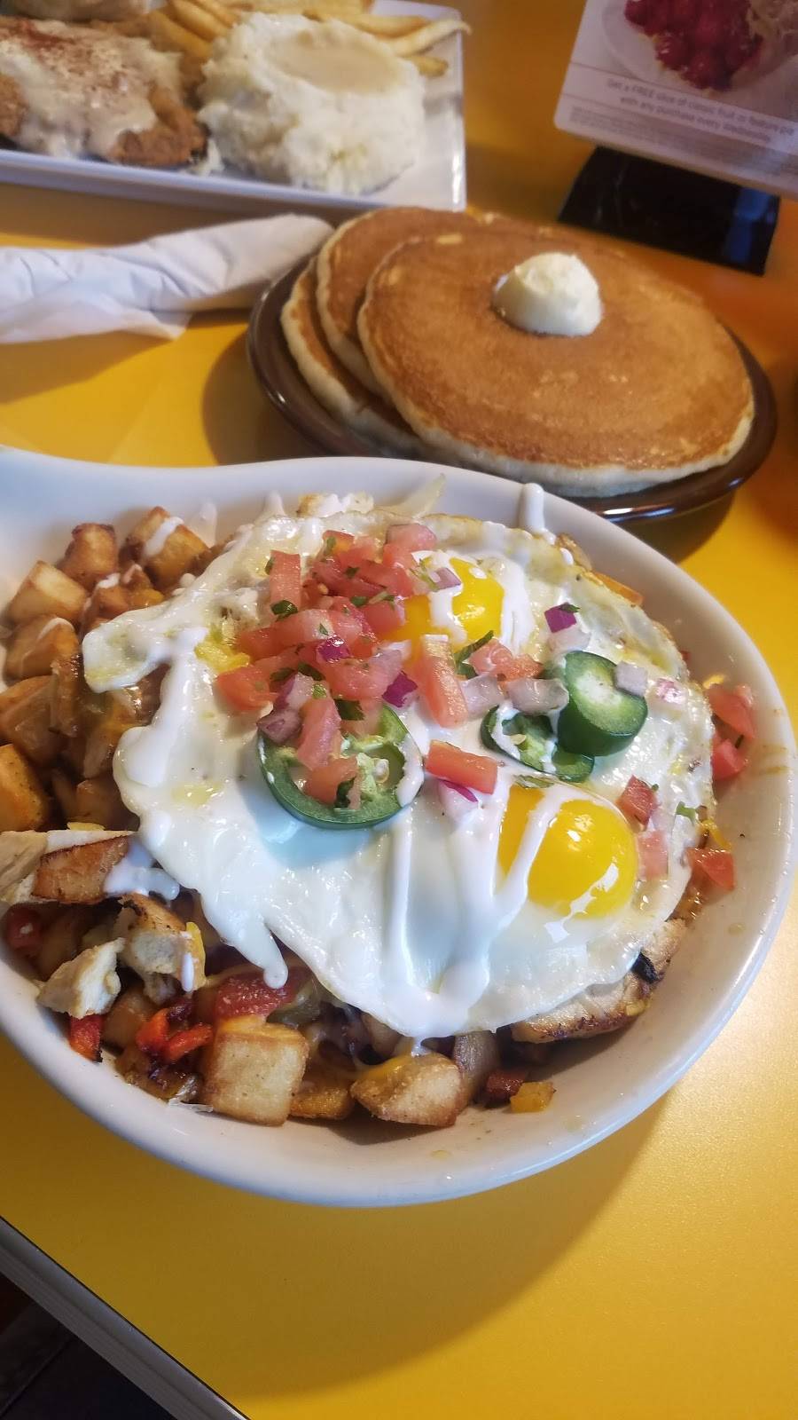 Village Inn | bakery | 21386 S Ellsworth Loop, Queen Creek, AZ 85142, USA | 6024338213 OR +1 602-433-8213