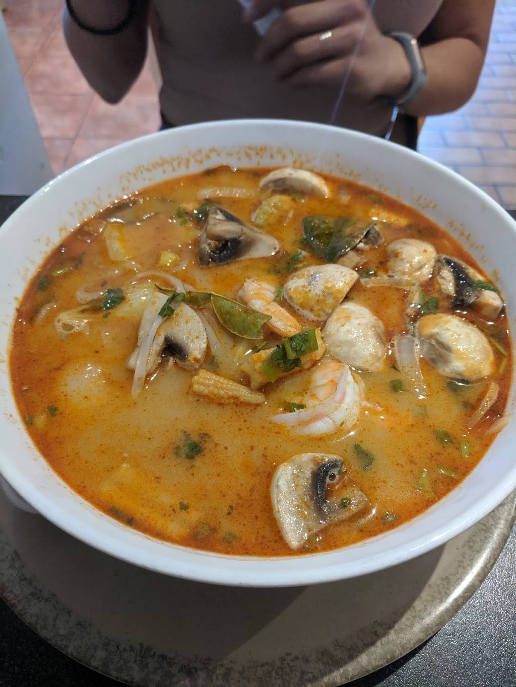 Hot Mama Nois Thai On The Fly | restaurant | 1410 Bayly St #6a, Pickering, ON L1W 3R3, Canada | 9058371037 OR +1 905-837-1037