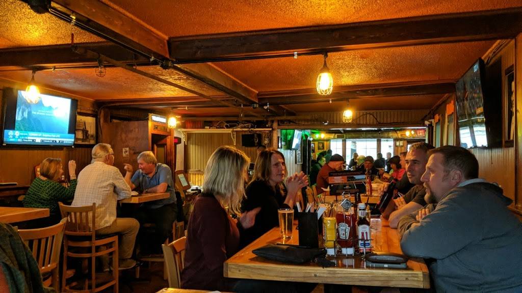 New Hudson Inn | restaurant | 56870 Grand River Ave, New Hudson, MI 48165, USA | 2484376383 OR +1 248-437-6383