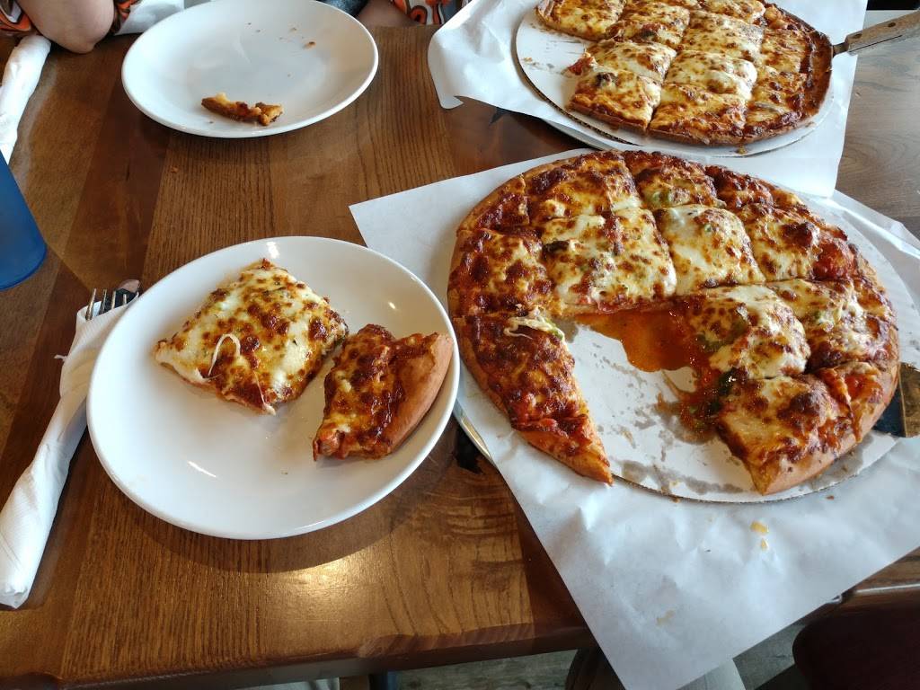Nancys Pizza - Litchfield | restaurant | 13 Thunderbird Cir, Litchfield, IL 62056, USA | 2173240707 OR +1 217-324-0707