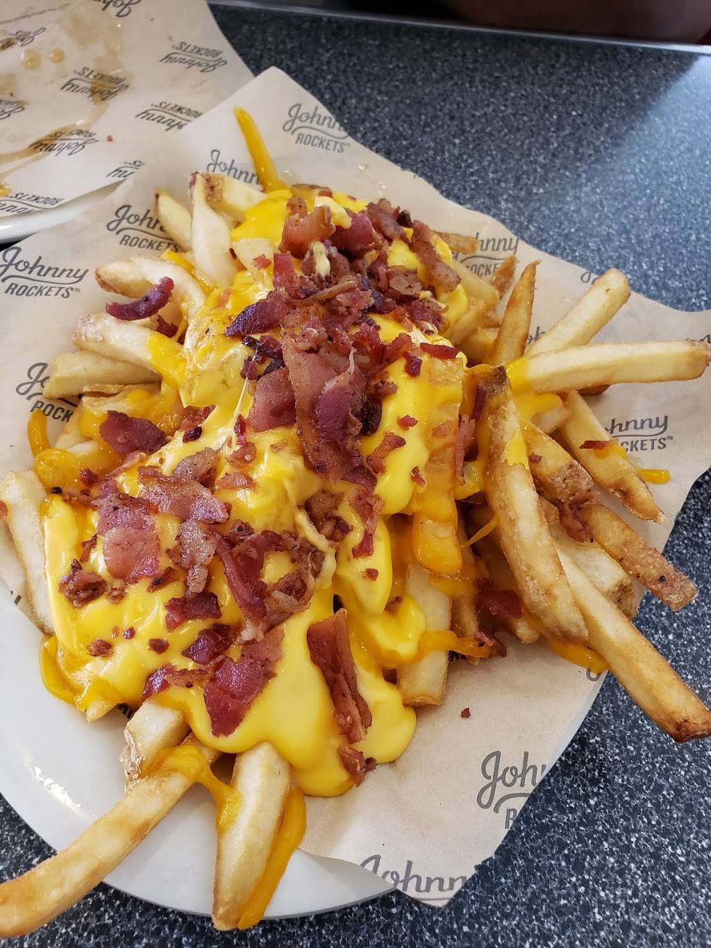 Johnny Rockets | restaurant | 3230 N John Young Pkwy, Kissimmee, FL 34741, USA | 4078705310 OR +1 407-870-5310